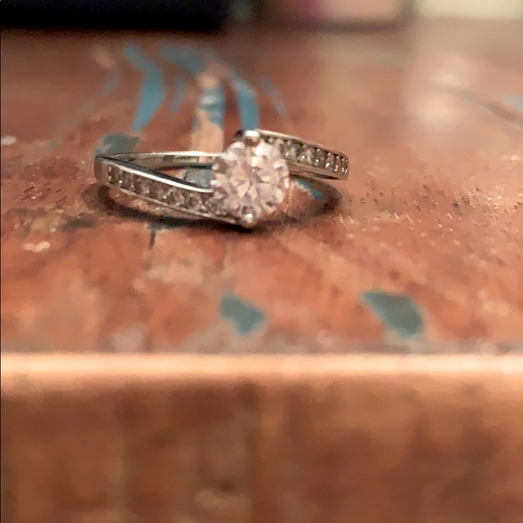 Jewelry - Sterling silver Cubic Zirconia ring. Size 9.